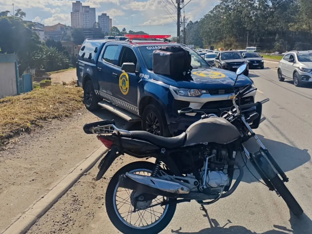 Moto furtada recuperada pela GCM de Caieiras