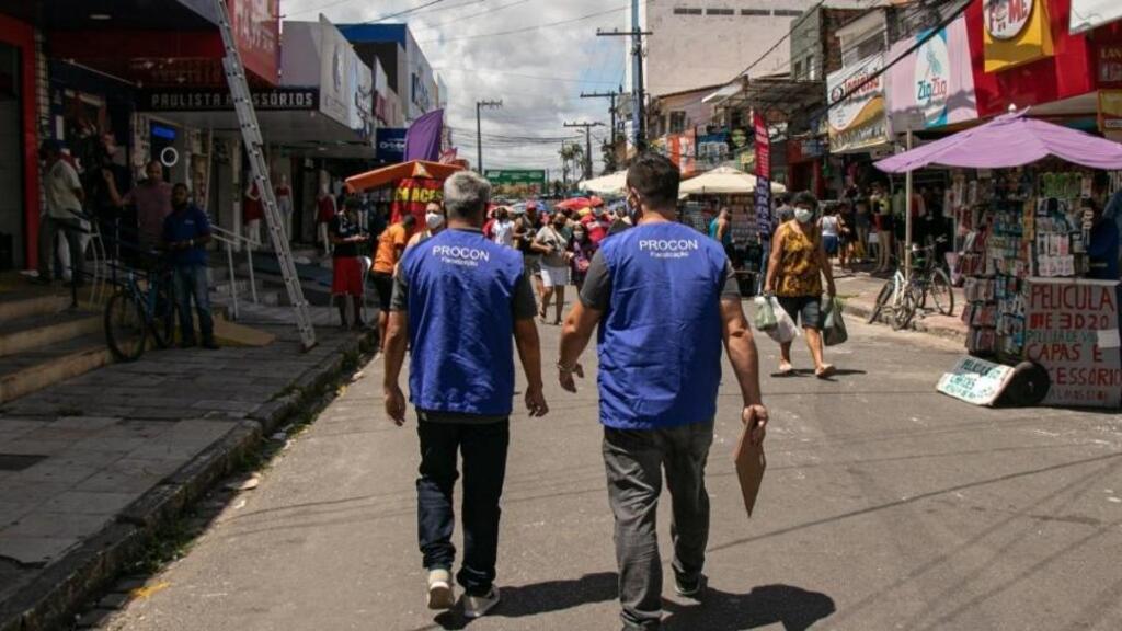 Procon-SP fiscaliza comércio de Franco da Rocha e autua lojas por irregularidades nos preços