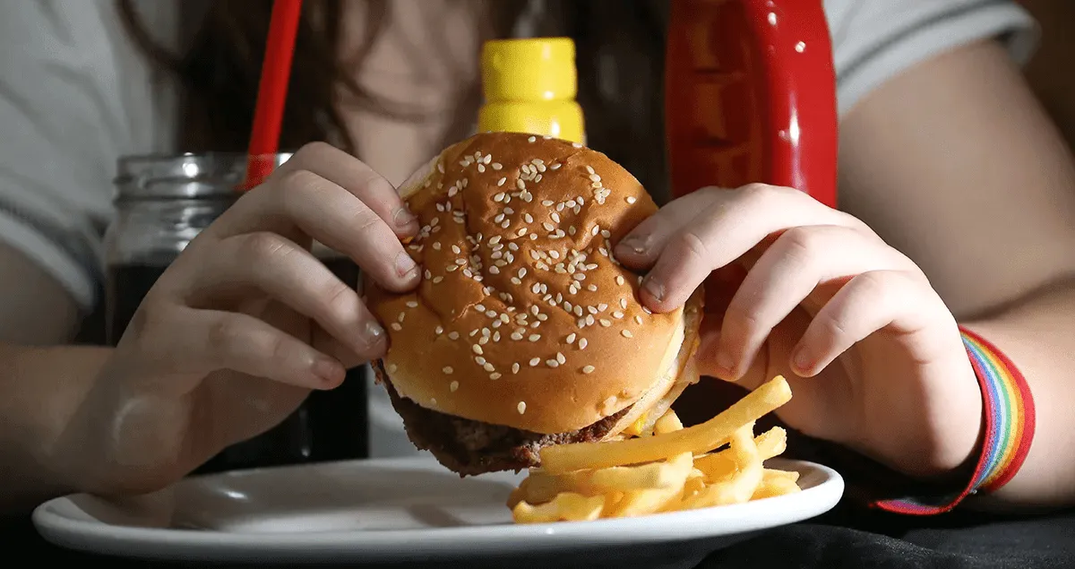 Compulsão alimentar: a importância de identificá-la e buscar ajuda