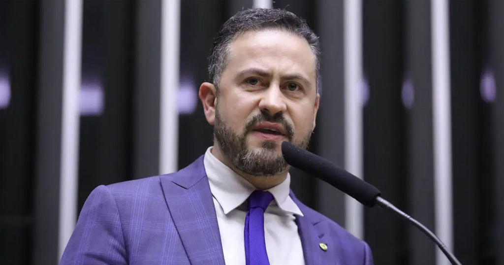 Deputado federal Kiko Celeguim no plenário da Câmara dos Deputados