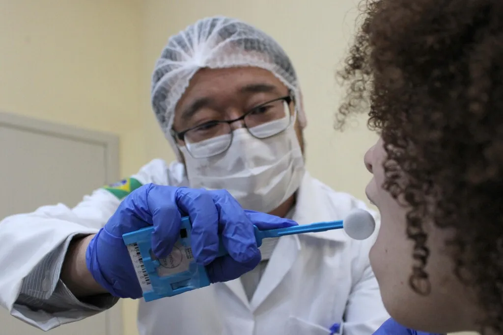 Mobilização nacional oferece coleta gratuita de DNA para ajudar na busca por pessoas desaparecidas