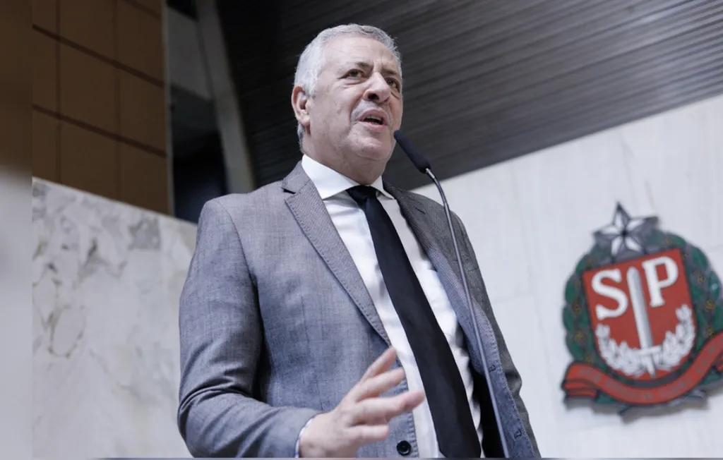 Muito voto, pouco Pix: o sumiço das emendas no quintal de casa