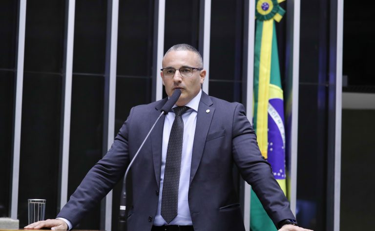 Justiça condena deputado a indenizar comerciante em Caieiras após vídeo polêmico