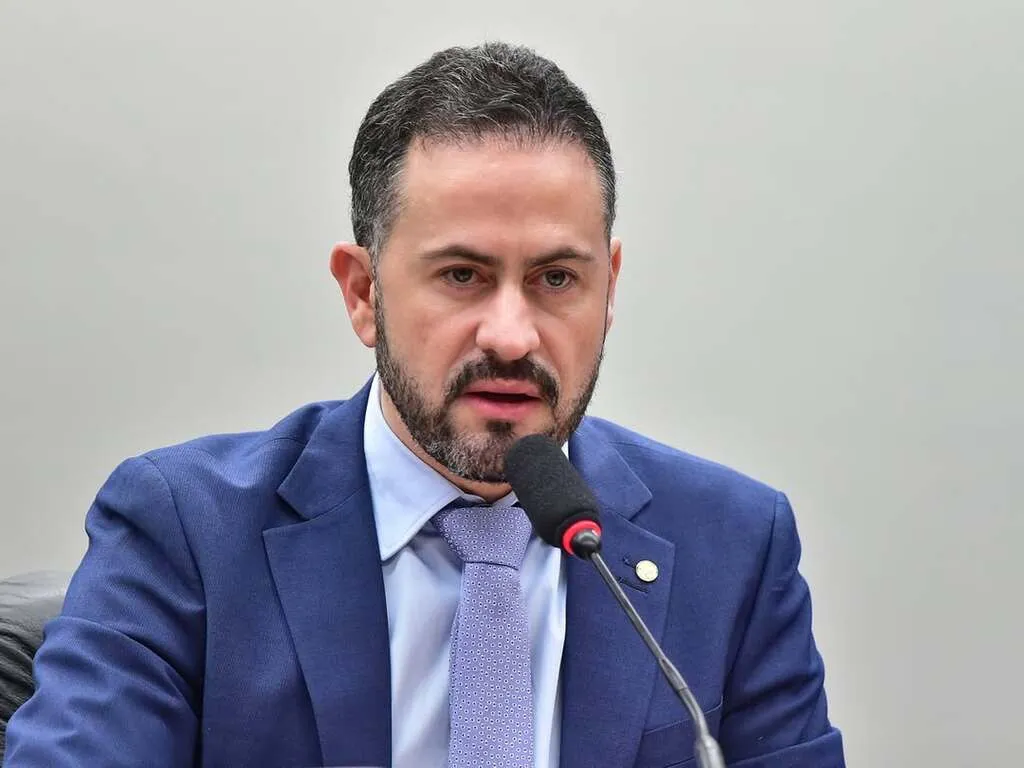 Ex-motorista e Kiko Celeguim não chegam a acordo em ação trabalhista; nova audiência é marcada para setembro