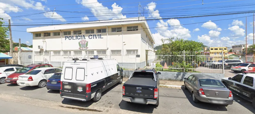 Homem ataca ex-mulher a facadas em Cajamar e acaba preso em flagrante