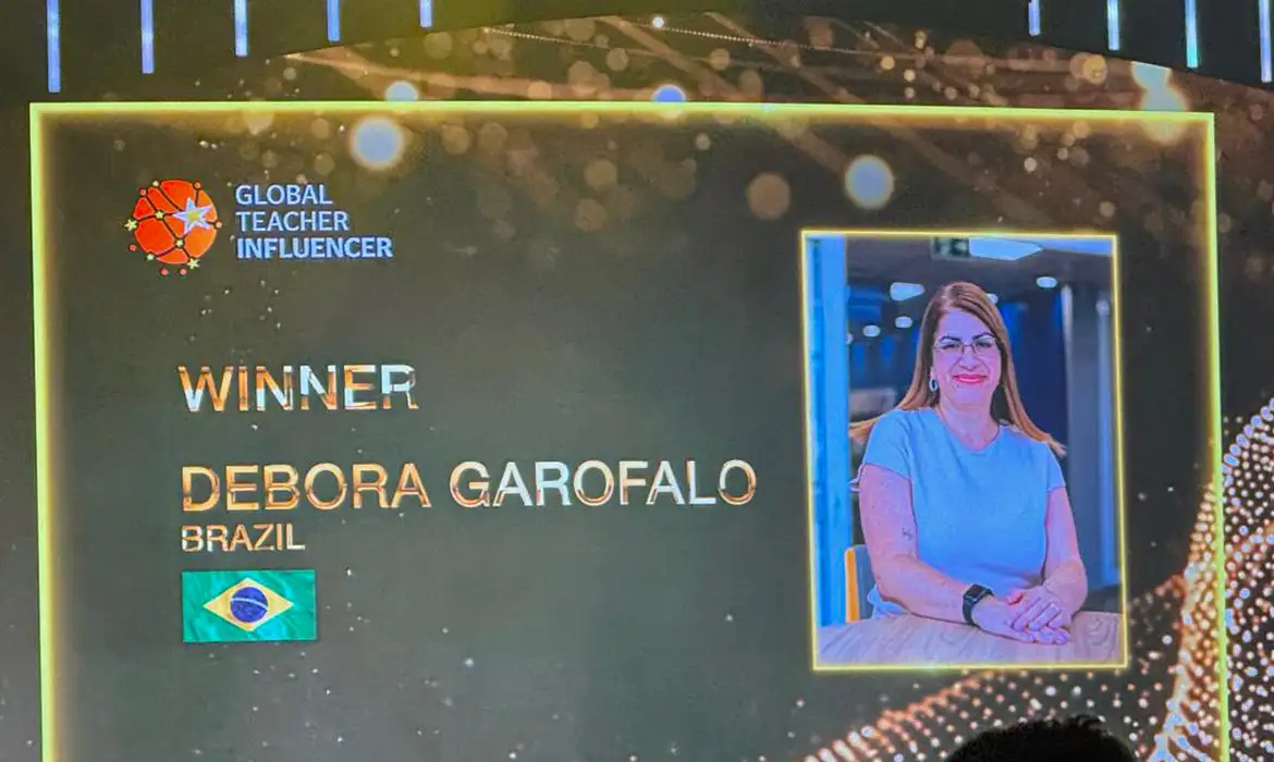 Professora de SP conquista prêmio e é eleita a educadora mais influente do mundo