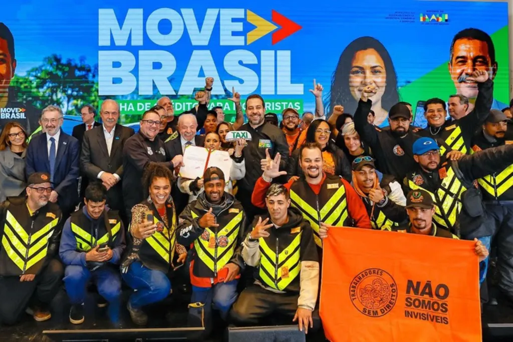Governo Federal libera R$ 30 bilhões para motoristas de app e taxistas comprarem carro zero