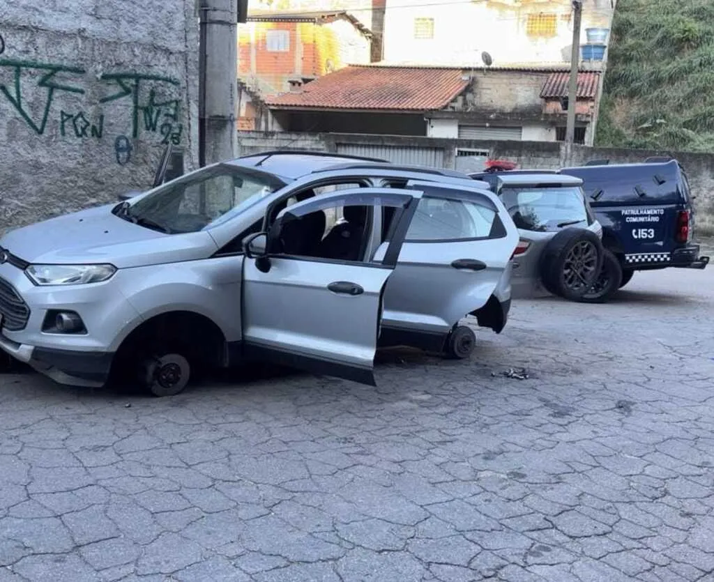 GCM de Caieiras prende dois suspeitos e recupera veículo roubado em São Paulo